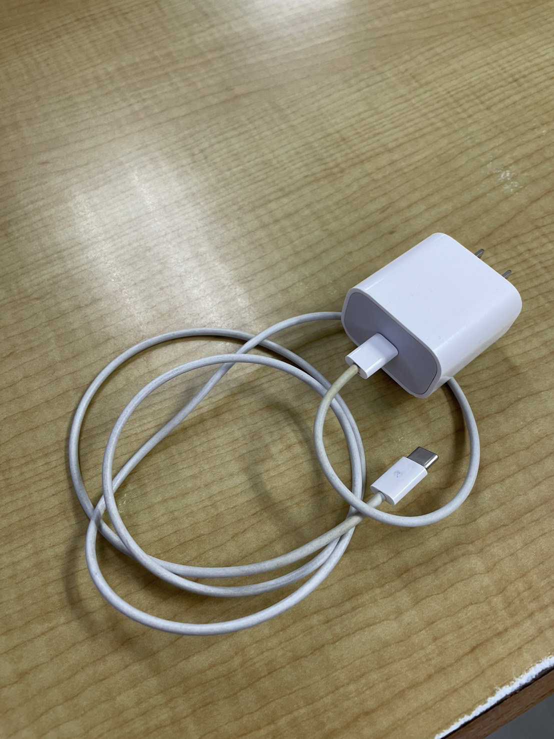 สายชาร์จ (Charging cable) 