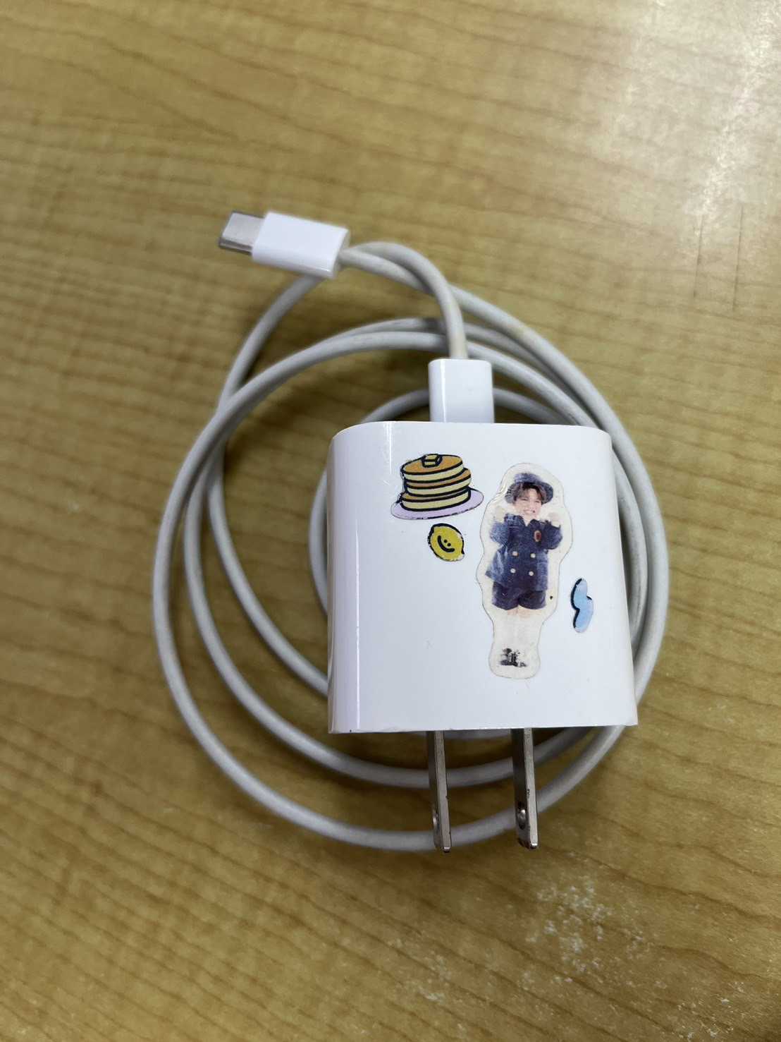 สายชาร์จ (Charging cable) 