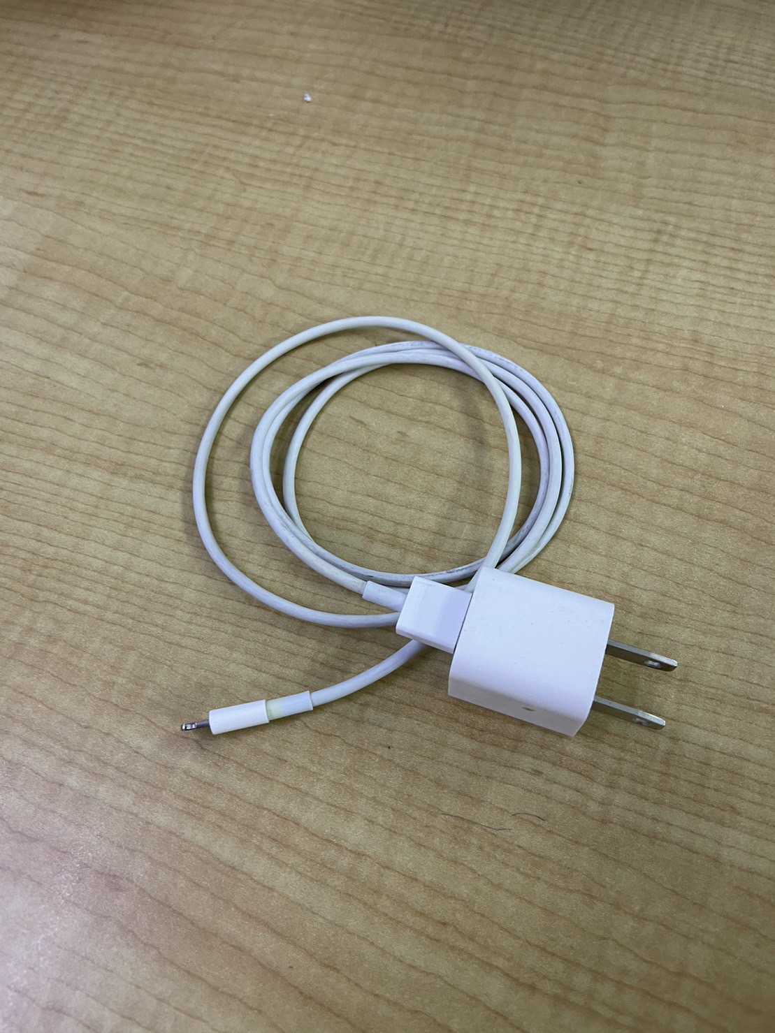 สายชาร์จ (Charging cable) 