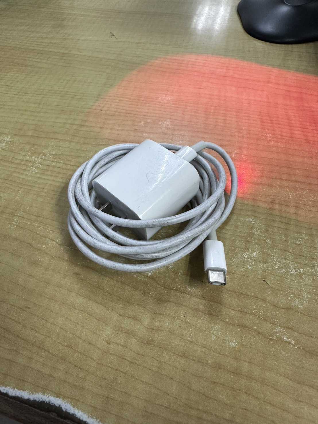 สายชาร์จ (Charging cable) 