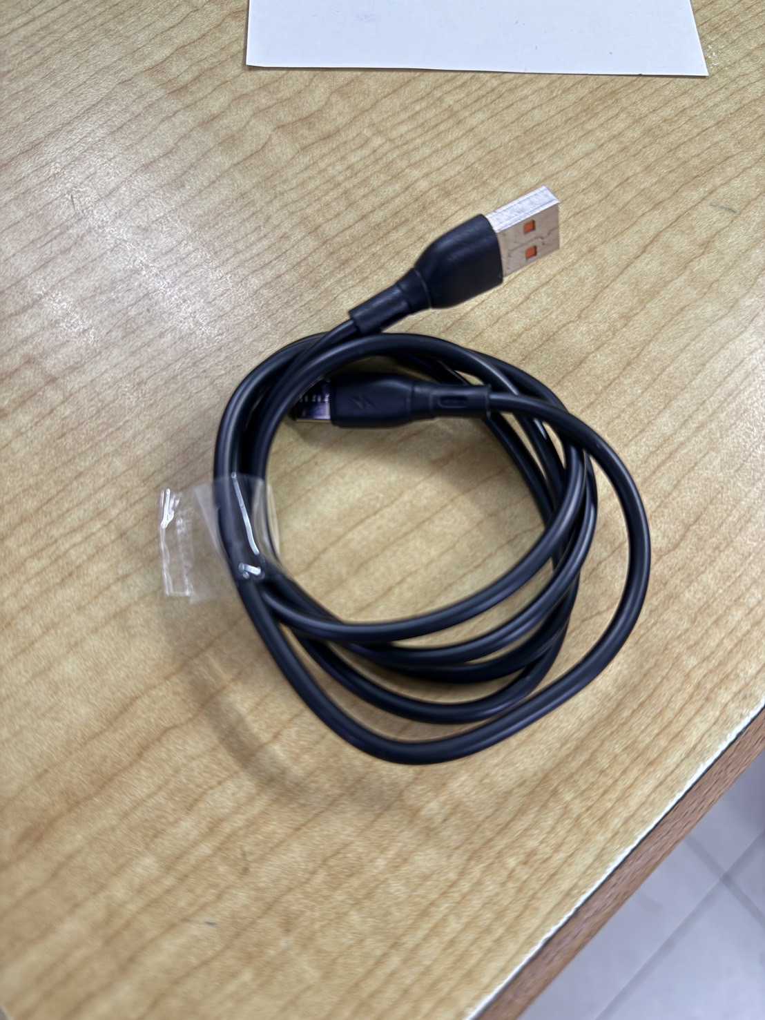 สายชาร์จ (Charging cable) 