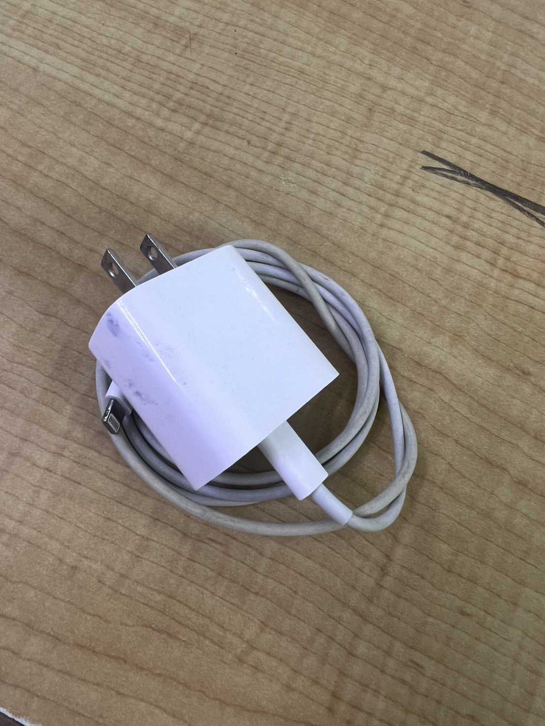 สายชาร์จ (Charging cable) 