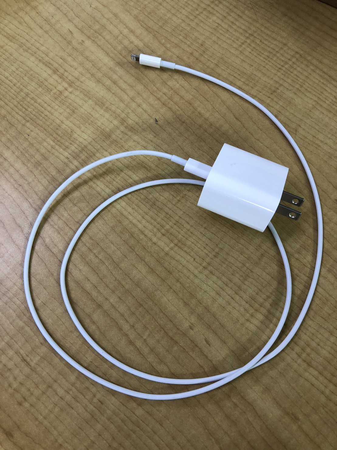 สายชาร์จ (Charging cable) 