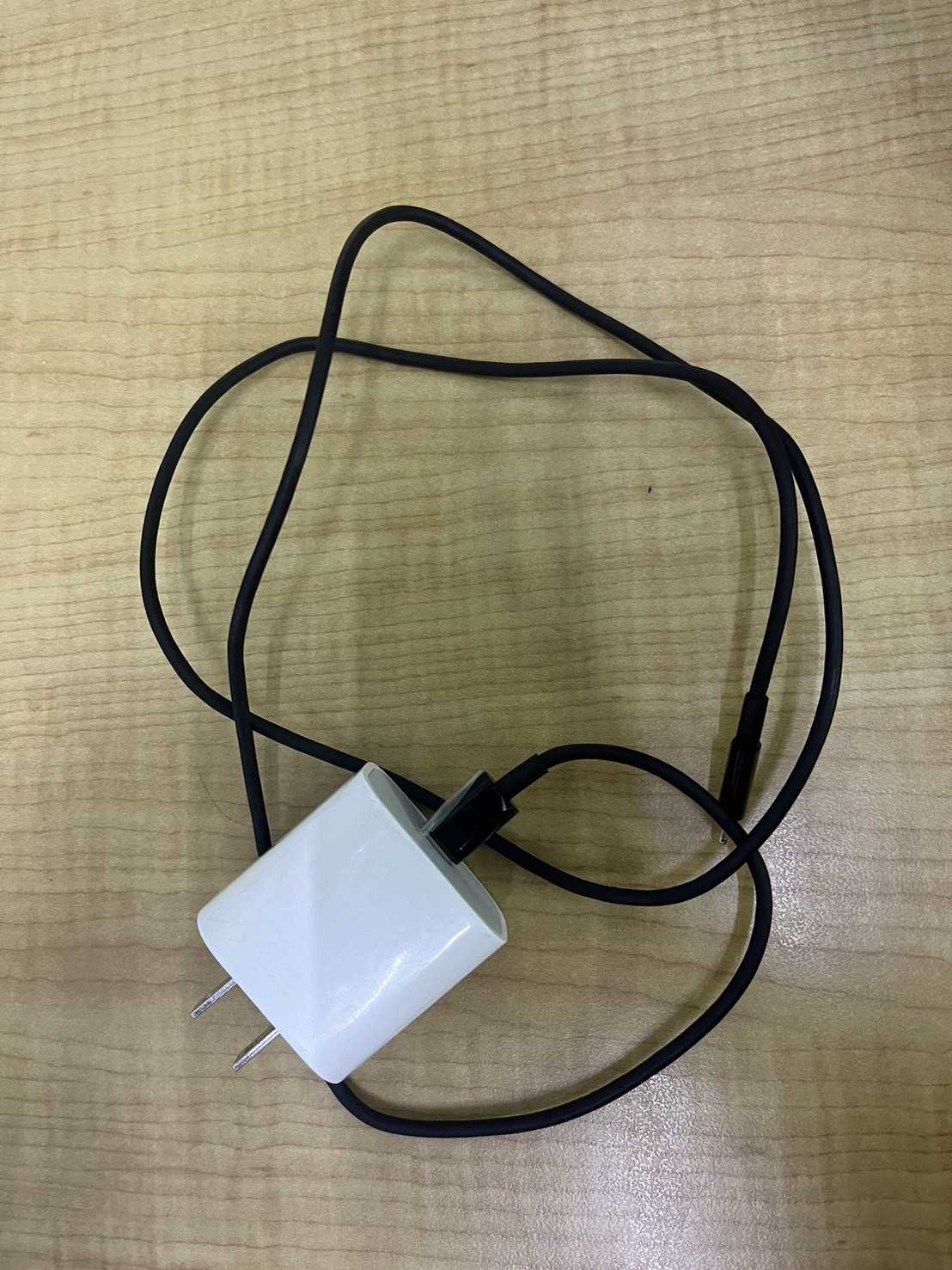 สายชาร์จ (Charging cable) 