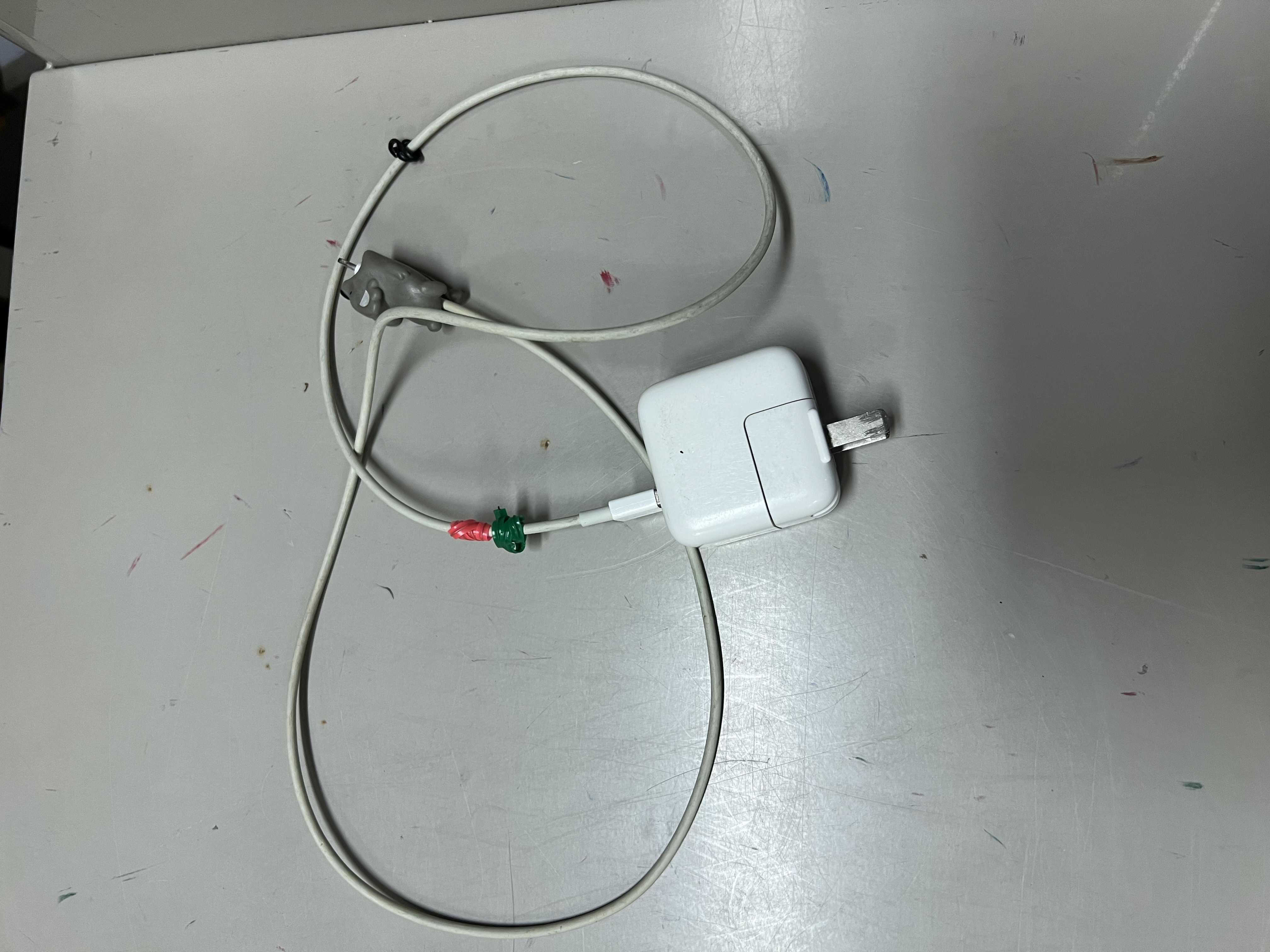 สายชาร์จ (Charging cable) 