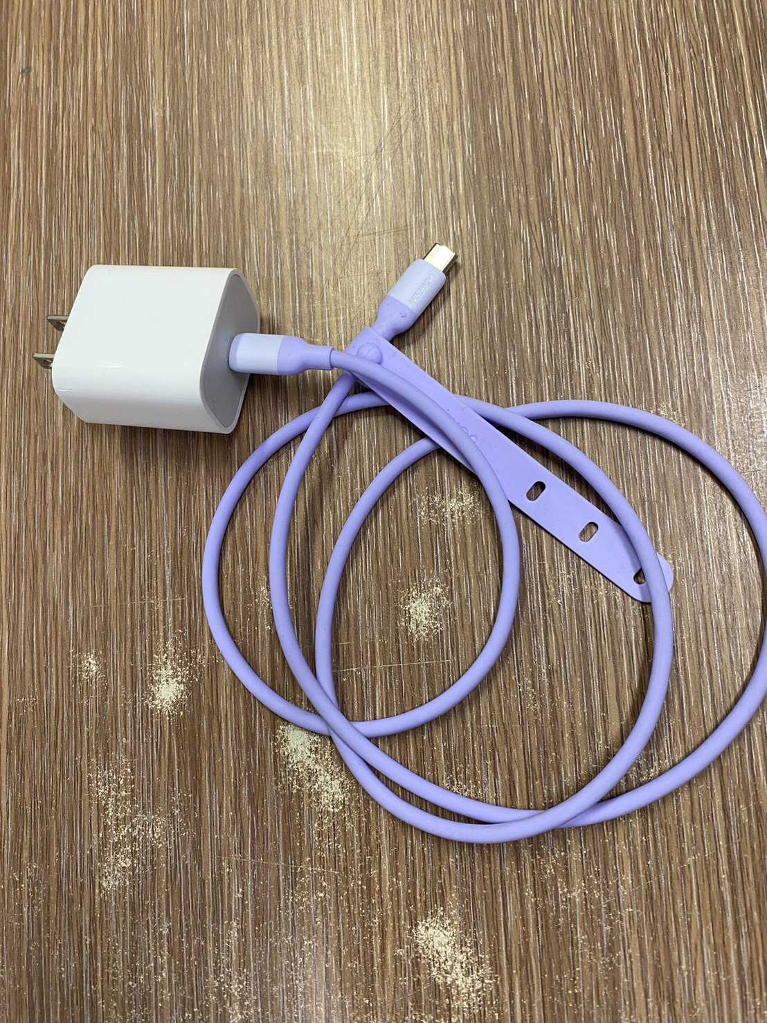 สายชาร์จ (Charging cable) 