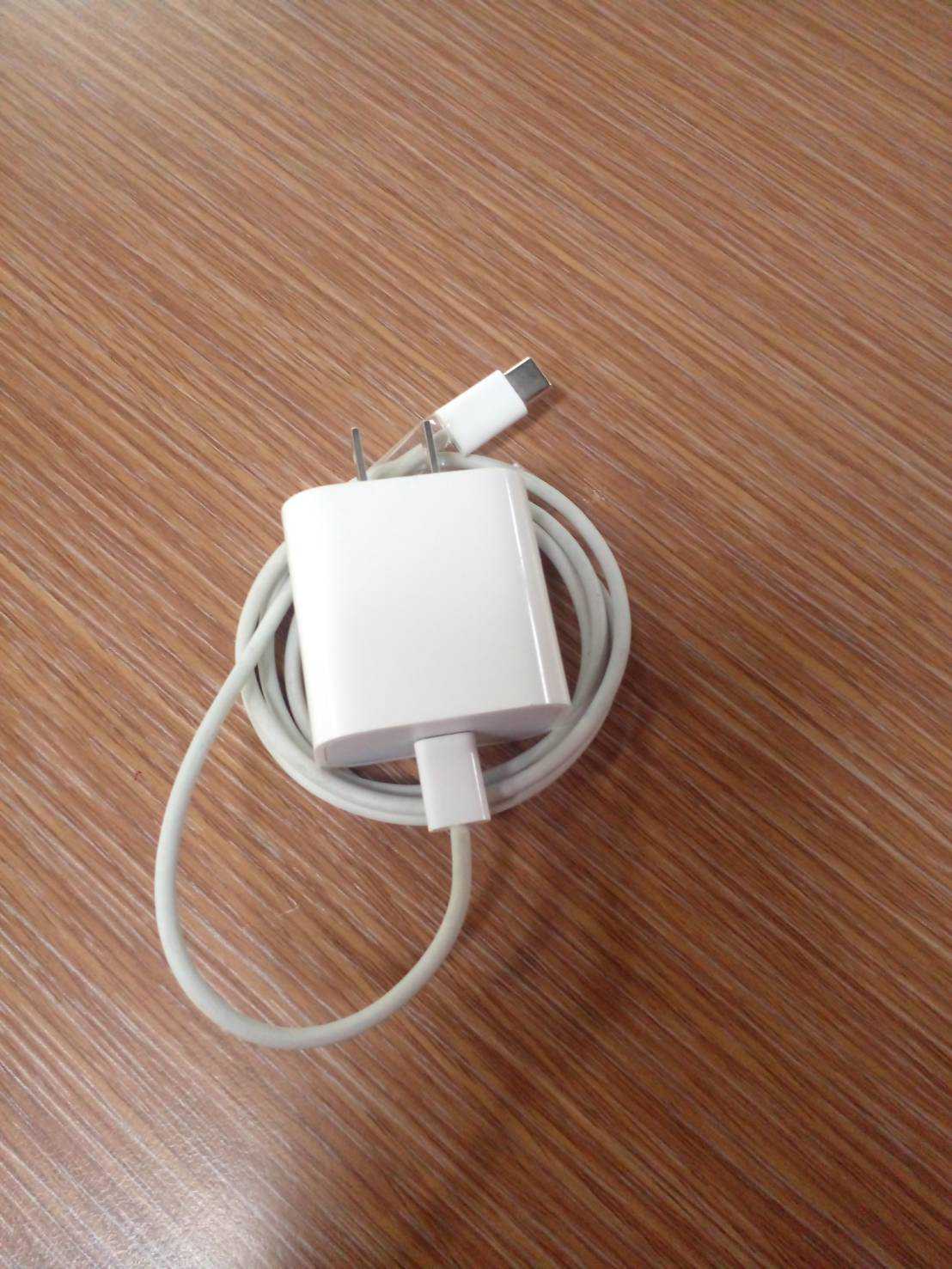 สายชาร์จ (Charging cable) 