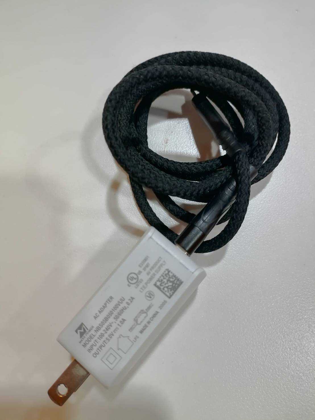 สายชาร์จ (Charging cable) 