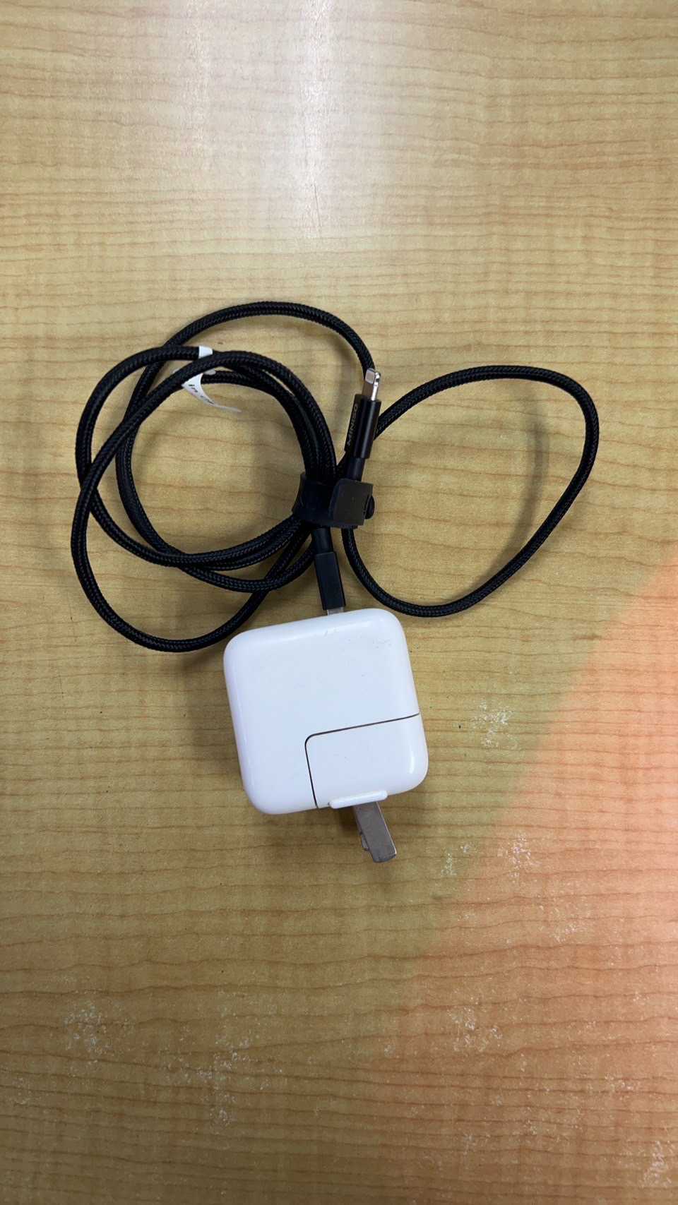 สายชาร์จ (Charging cable) 