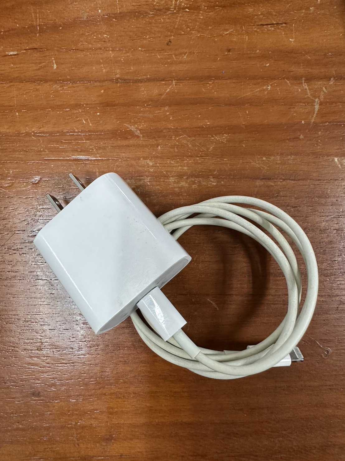 สายชาร์จ (Charging cable) 