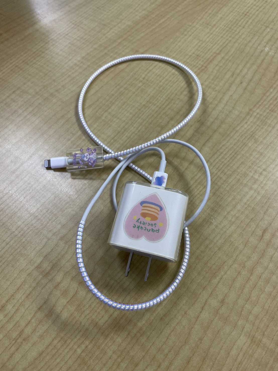 สายชาร์จ (Charging cable) 