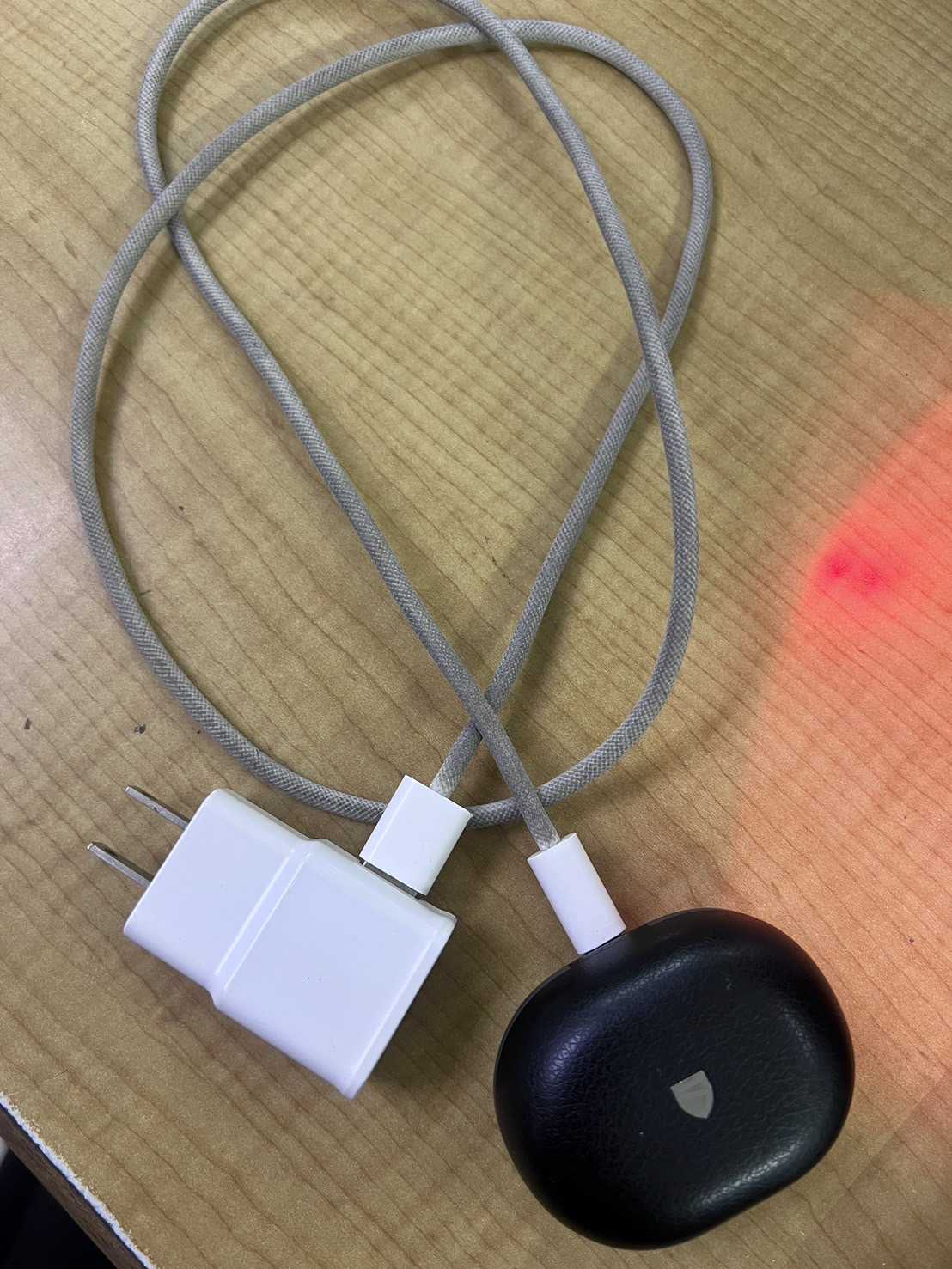 สายชาร์จ (Charging cable) 