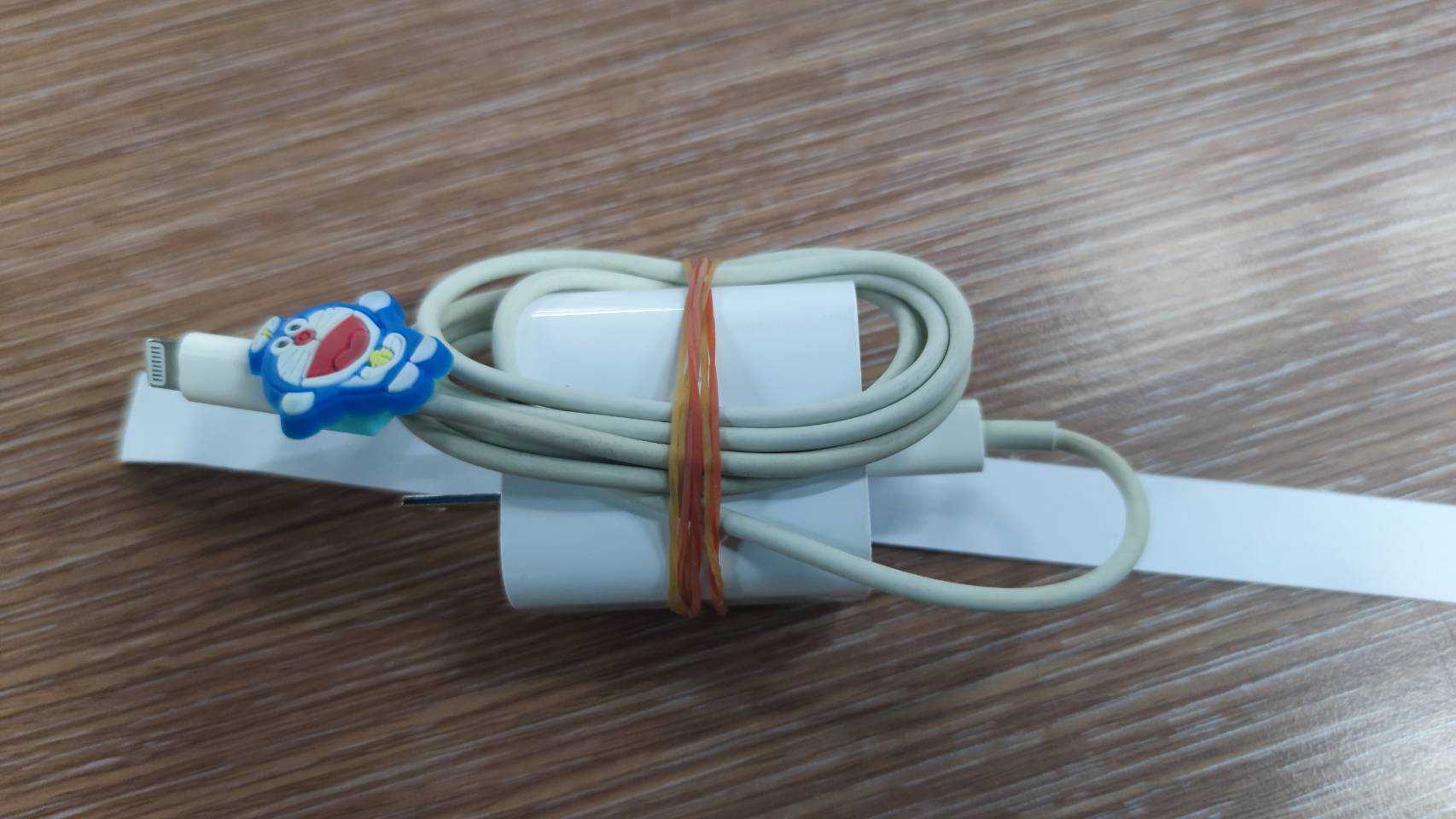 สายชาร์จ (Charging cable) 