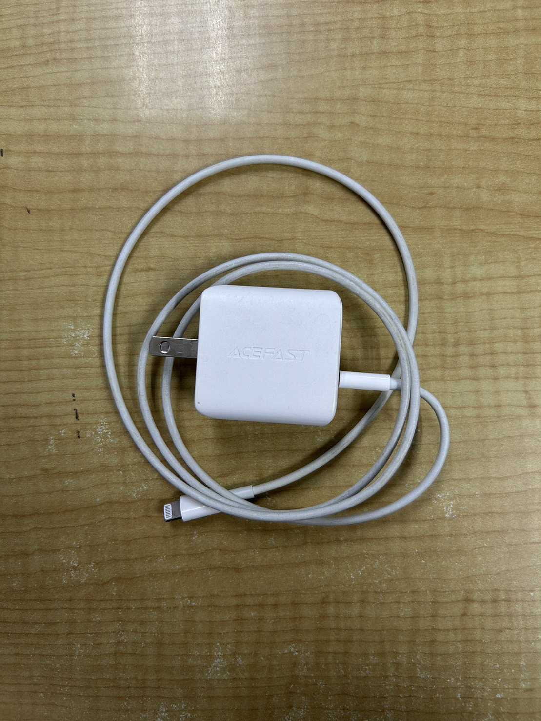 สายชาร์จ (Charging cable) 