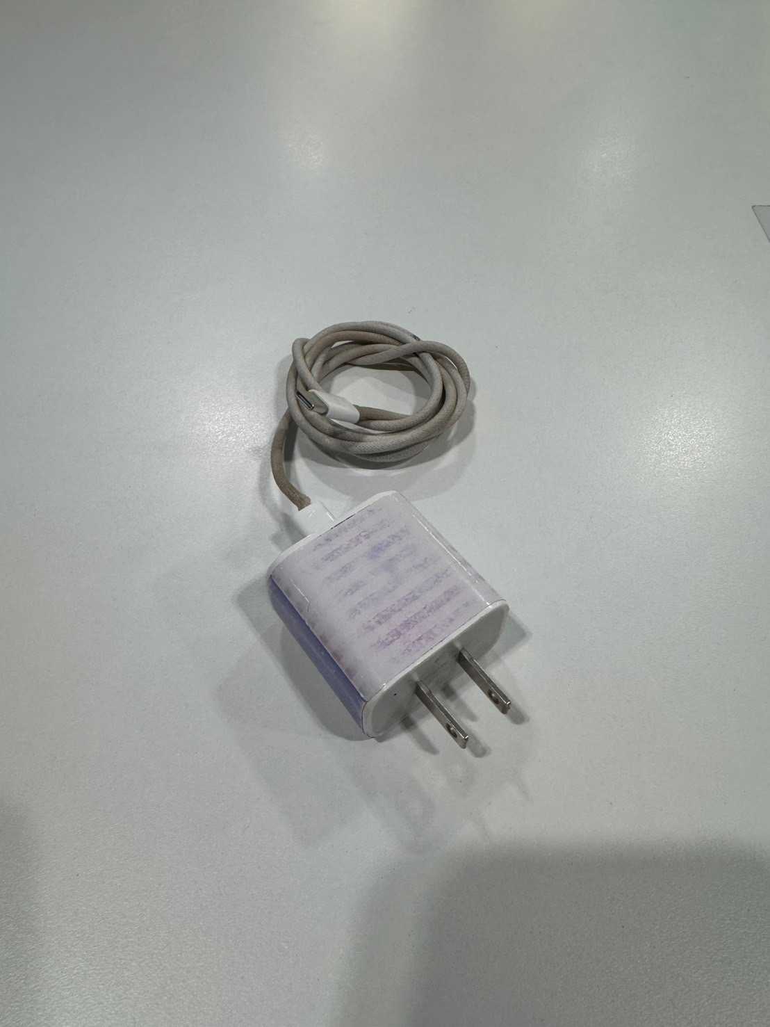 สายชาร์จ (Charging cable) 