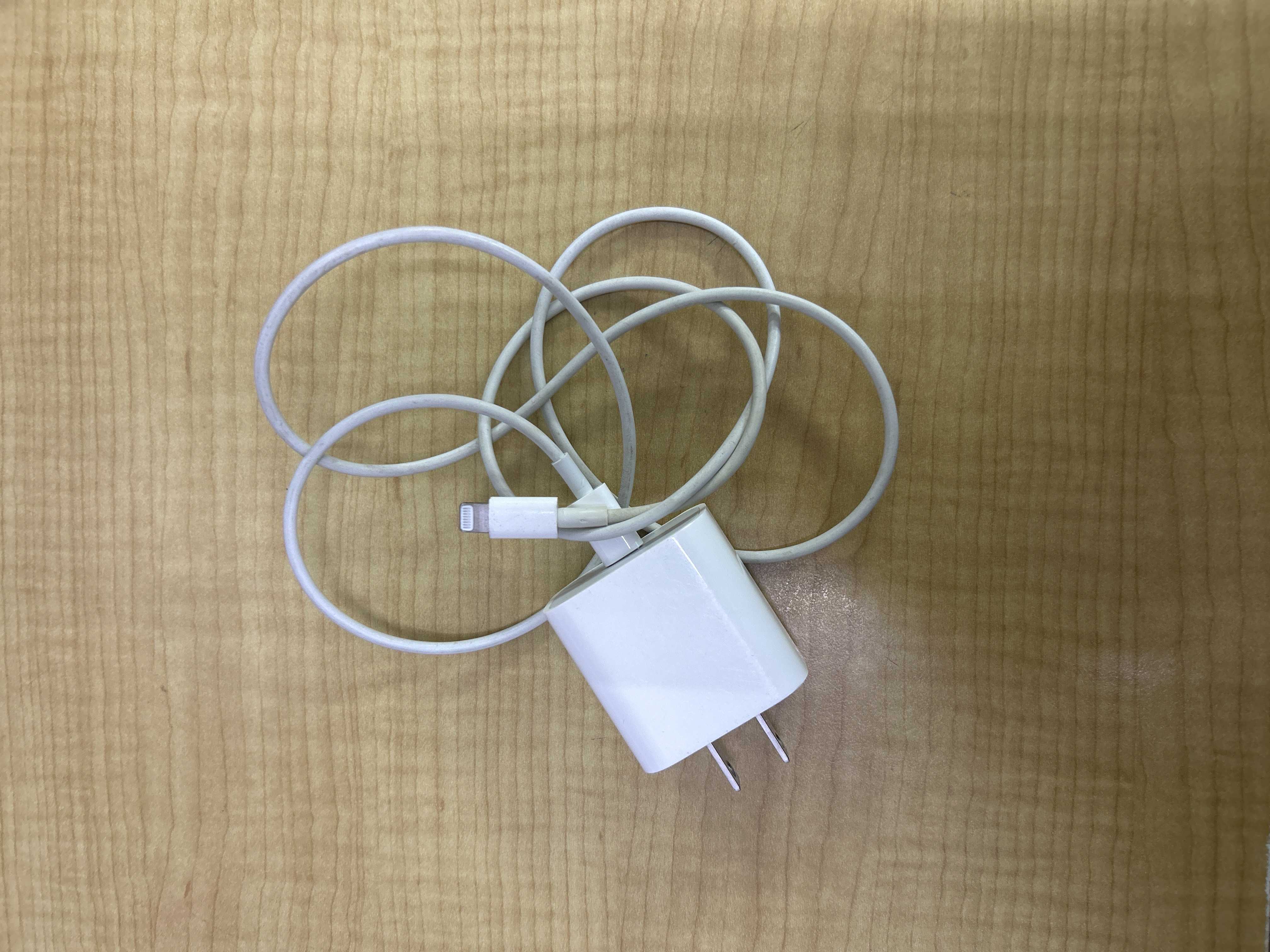 สายชาร์จ (Charging cable) 