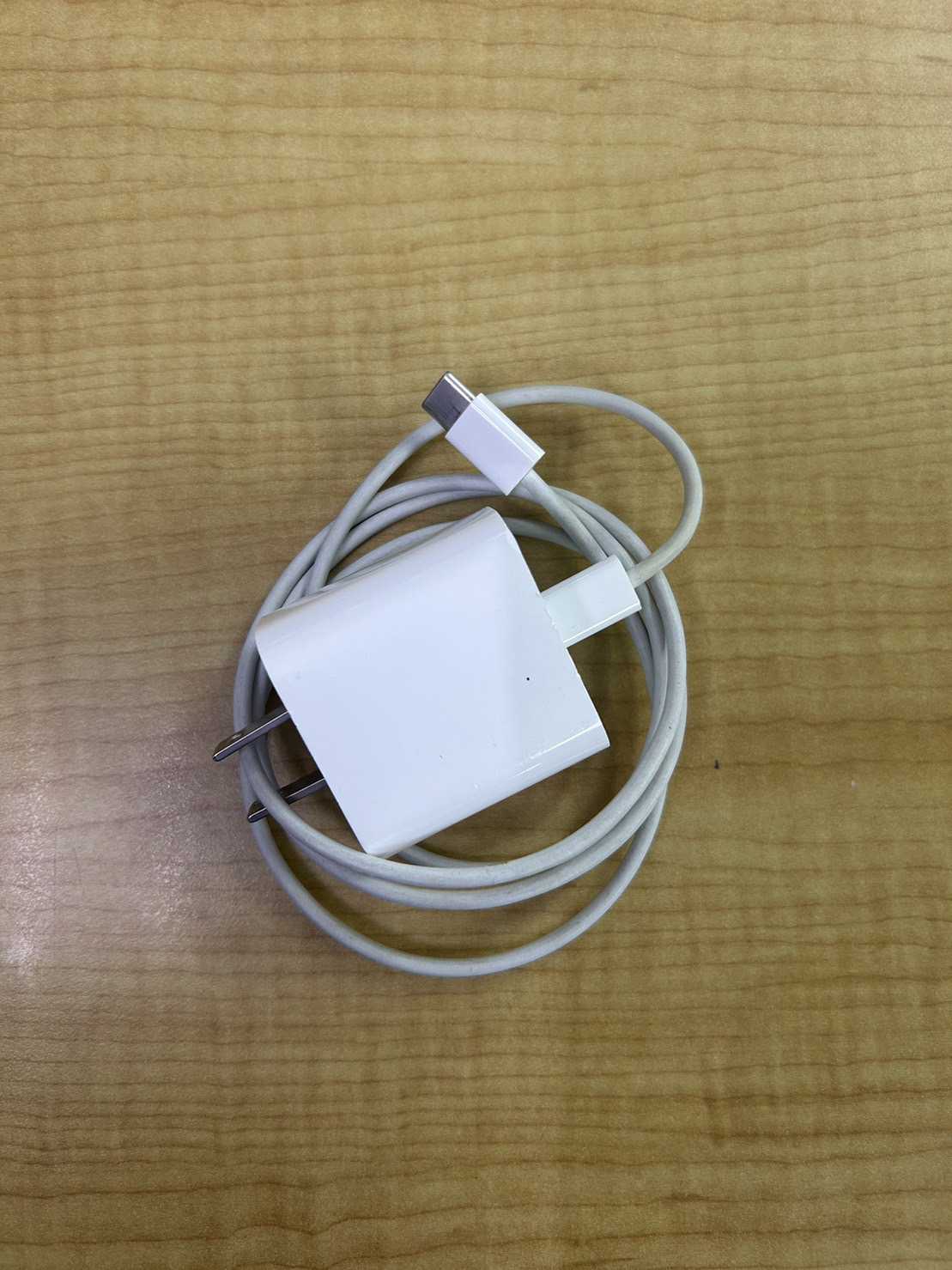 สายชาร์จ (Charging cable) 