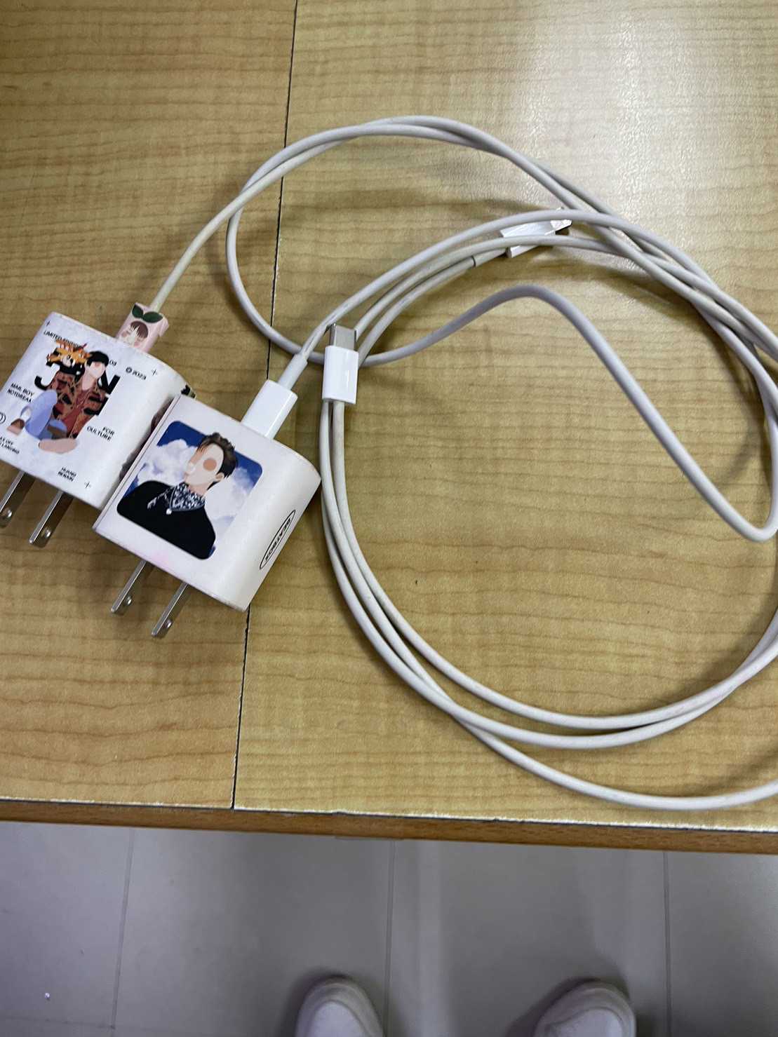 สายชาร์จ (Charging cable) 