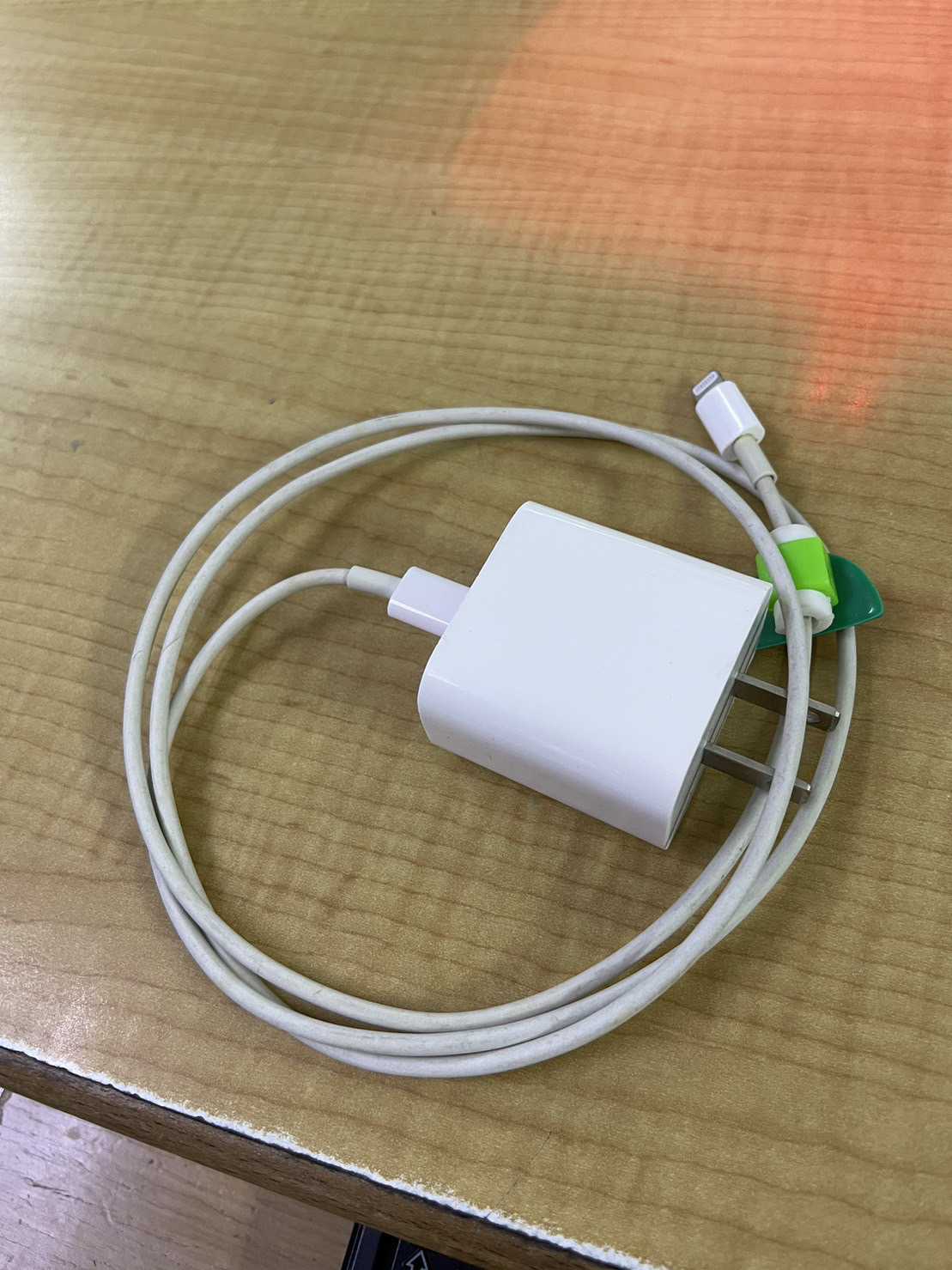 สายชาร์จ (Charging cable) 