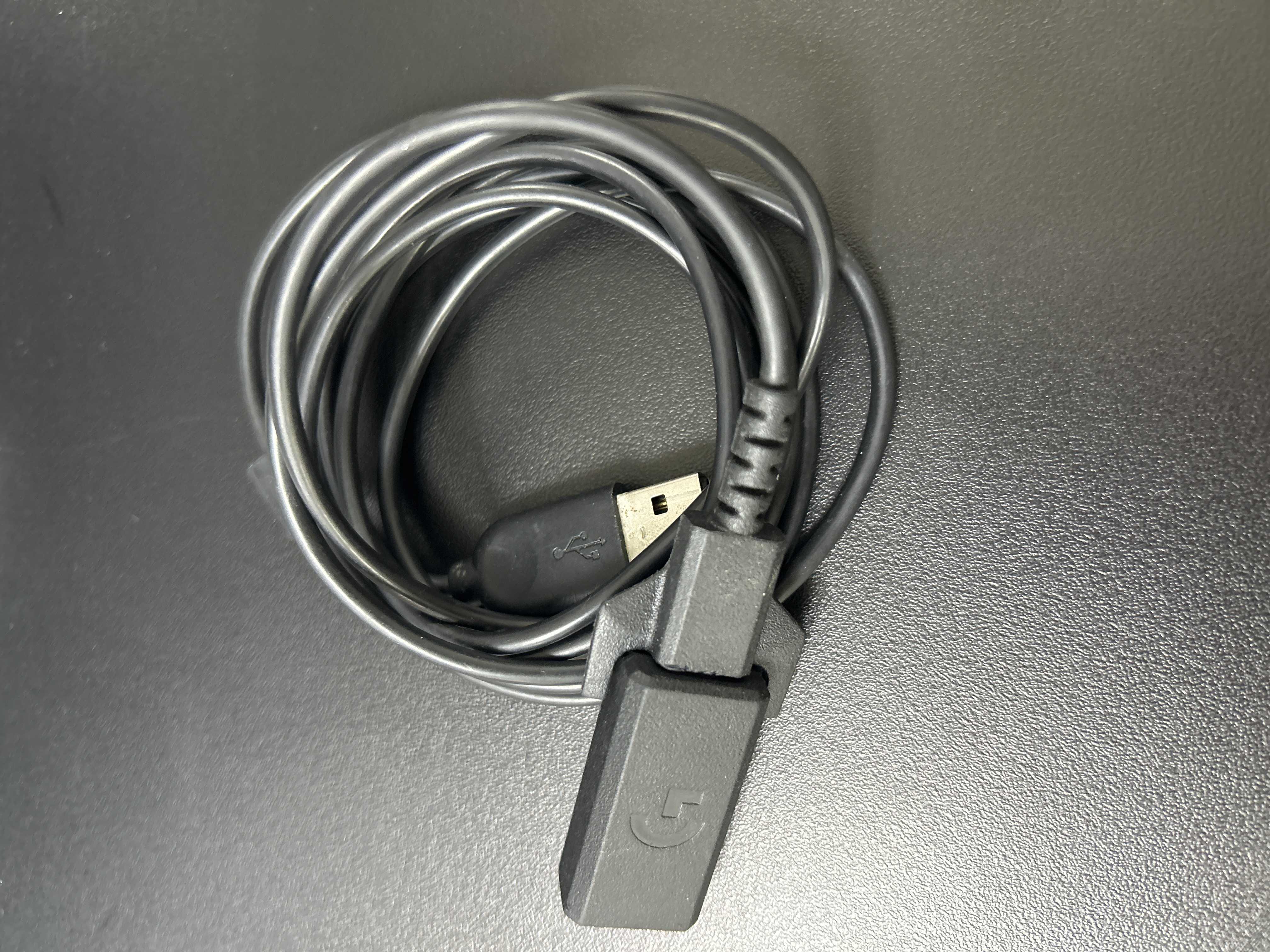 สายชาร์จ (Charging cable) 